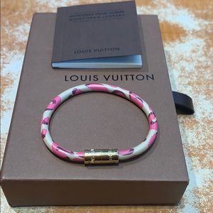Louis Vuitton Jewelry - Louis Vuitton monogram leopard “keep” bracelet Louis Vuitton Jewelry - Louis Vuitton monogram leopard “keep” bracelet